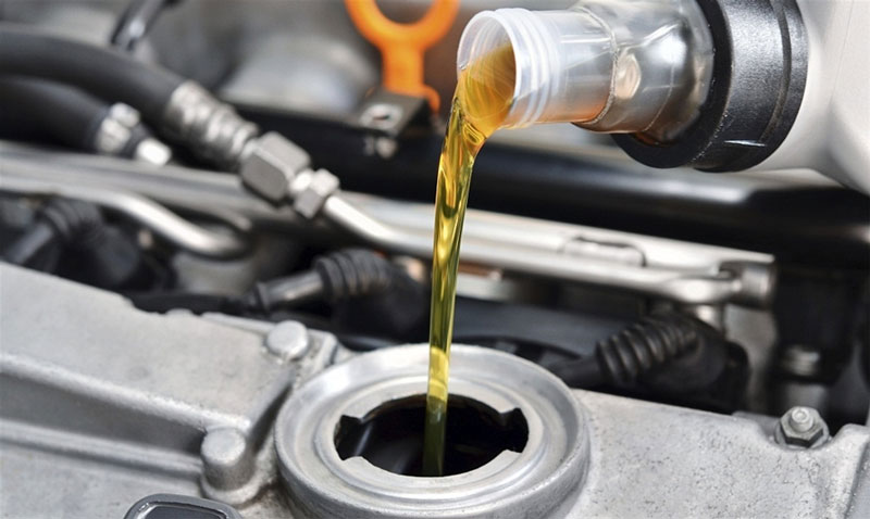 Thay dầu động cơ cứ mỗi 5.000 (km)?